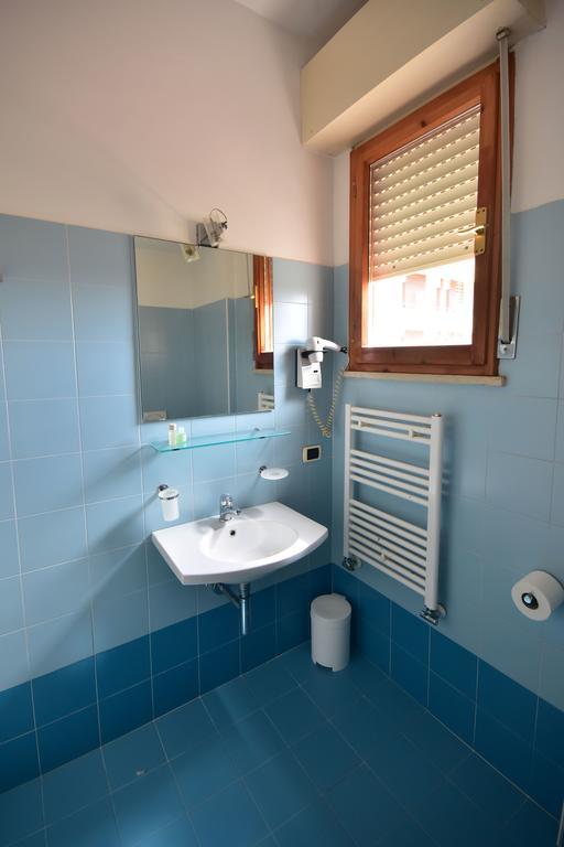 Residence Avana Сенигалия Екстериор снимка