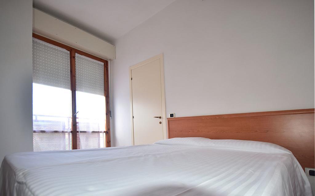 Residence Avana Сенигалия Екстериор снимка