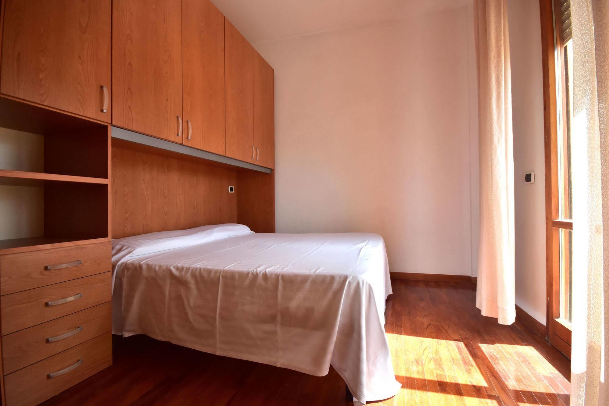 Residence Avana Сенигалия Екстериор снимка