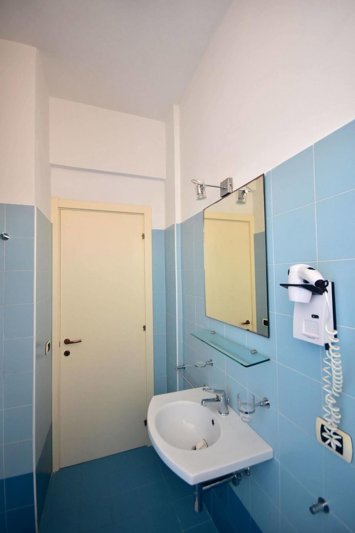 Residence Avana Сенигалия Екстериор снимка
