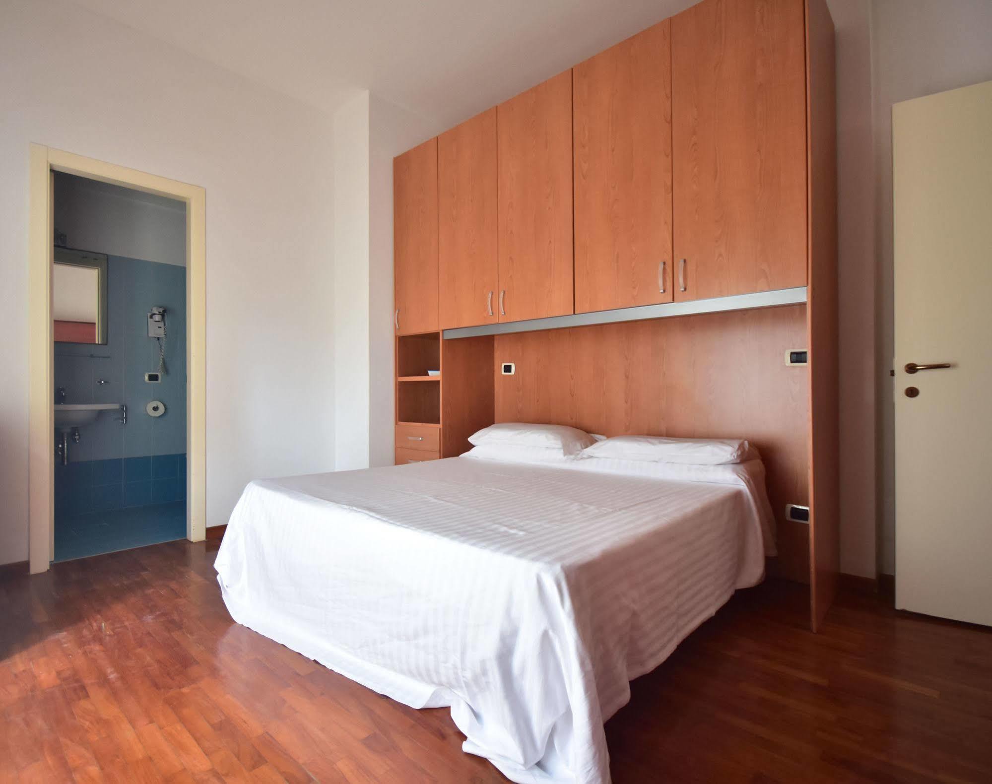 Residence Avana Сенигалия Екстериор снимка